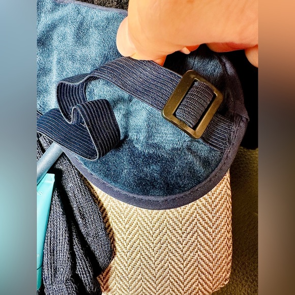 CLARINS Air France inflight blue & grey fabric zip amenity kit - Picture 6 of 12